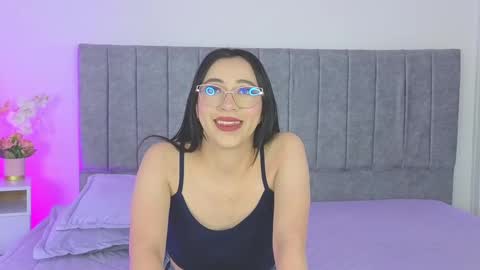 Snapshot of antonella01_cf chatting on October 8, 9:54 pm antonella online show from October 8, 9:54 pm