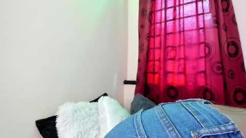 Snapshot of antonella_rod chatting on February 22, 5:02 pm antonella_rod online show from February 22, 5:02 pm
