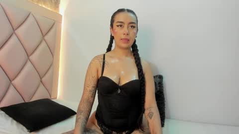 Snapshot of antonellaqueeen chatting on September 17, 11:46 am ANTONELLE online show from September 17, 11:46 am