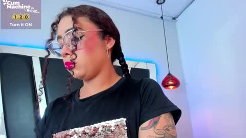 A N T O N E L L E  online show from March 8, 11:16 am