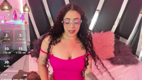 A N T O N E L L E  online show from October 5, 12:13 pm