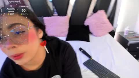 A N T O N E L L E  online show from February 6, 11:57 am