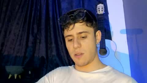 antonnello_ online show from November 16, 1:51 am