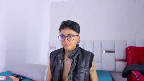 antony_d_ossa online show from June 13, 8:19 pm