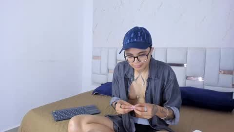 antony_d_ossa online show from May 4, 8:48 pm