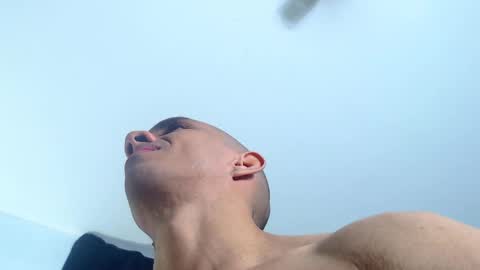 Instagram miguelangel1802  online show from September 30, 5:18 am