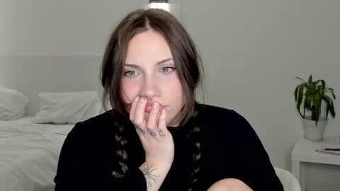 Ann online show from April 28, 7:51 pm