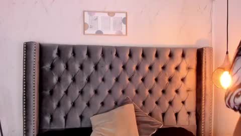 anya_belth online show from July 11, 7:50 pm