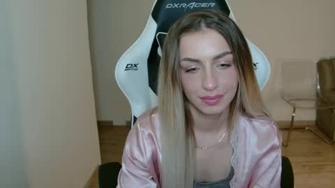 Anya online show from May 26, 7:09 pm