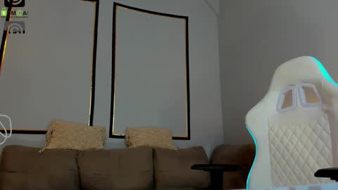 Anya online show from February 3, 2:10 pm