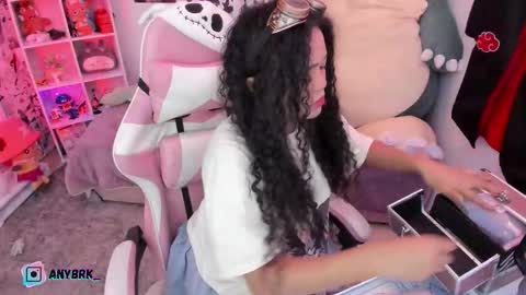 Any online show from November 4, 11:44 am