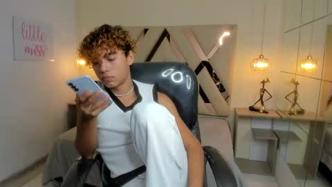 anyelotwink online show from March 10, 9:18 pm