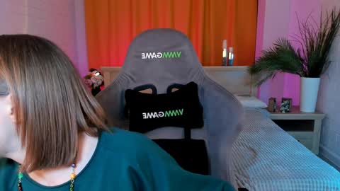 APHEX QUEEN online show from February 6, 1:32 pm