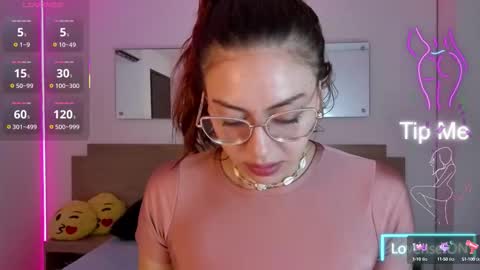Snapshot of april_dumont chatting on September 12, 12:07 pm April online show from September 12, 12:07 pm