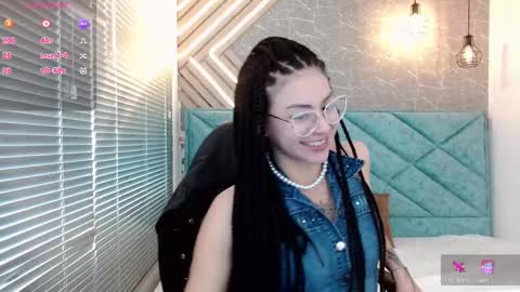 Snapshot of april_dumont chatting on March 4, 12:55 pm April online show from March 4, 12:55 pm