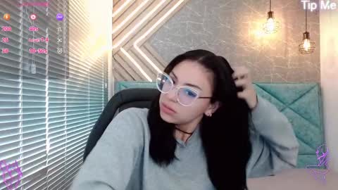 Snapshot of april_dumont chatting on February 18, 12:28 pm April online show from February 18, 12:28 pm