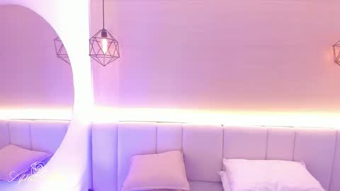 April online show from January 6, 6:39 am