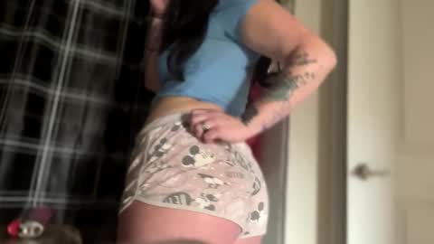 Snapshot of aprilanna chatting on February 12, 9:11 pm AnnaApril420 online show from February 12, 9:11 pm