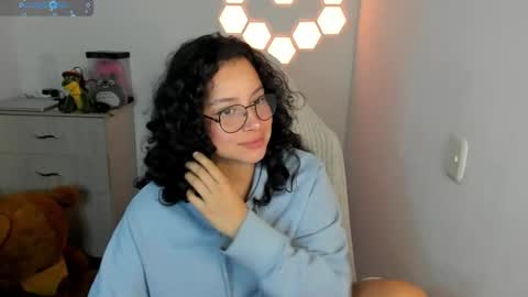 aqua emilly online show from December 22, 11:44 pm