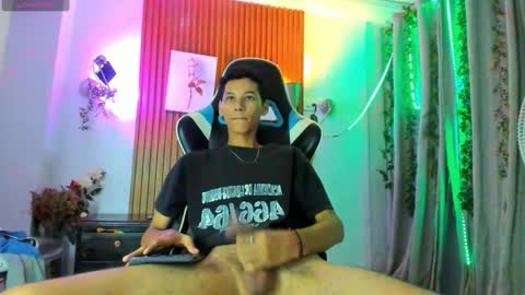 aquarius_xxx online show from November 20, 12:15 pm