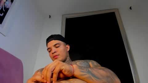 AquilesElpapi online show from October 20, 8:03 pm