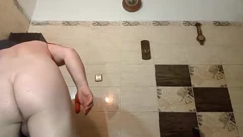 aquinn2000 online show from December 18, 4:30 am