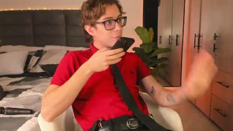 Archie online show from May 6, 7:20 pm
