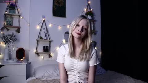 Snapshot of arcticaryder chatting on September 25, 7:15 am Jenny online show from September 25, 7:15 am