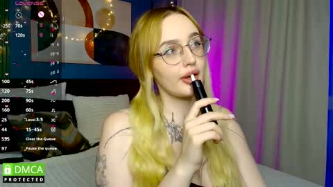 Nikki online show from May 21, 11:22 pm