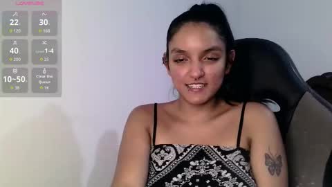 Snapshot of ari_20_ chatting on October 10, 3:12 am Bella online show from October 10, 3:12 am