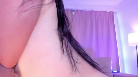 Ari online show from April 18, 7:58 pm