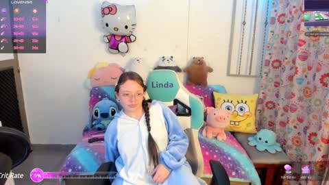 Snapshot of aria_alaia chatting on January 29, 2:51 am Linda online show from January 29, 2:51 am