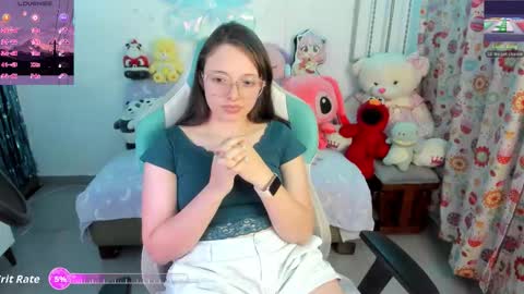 Snapshot of aria_alaia chatting on September 18, 2:59 am Linda online show from September 18, 2:59 am