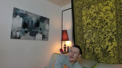 aria y orien  online show from January 10, 11:26 am