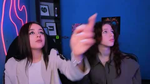 Aria online show from March 11, 1:36 pm