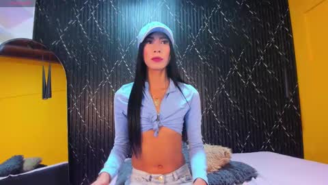 Snapshot of aria_millers_ chatting on September 28, 2:26 pm Aria Millers online show from September 28, 2:26 pm