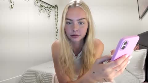 Ariah online show from May 17, 9:46 pm