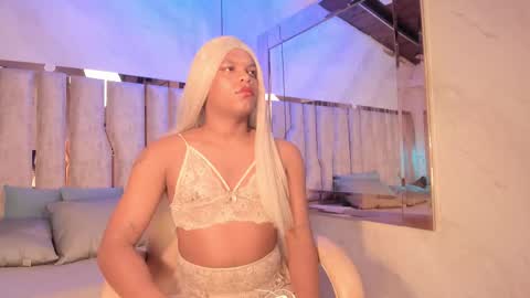 ariana_grande233 online show from February 15, 11:42 am