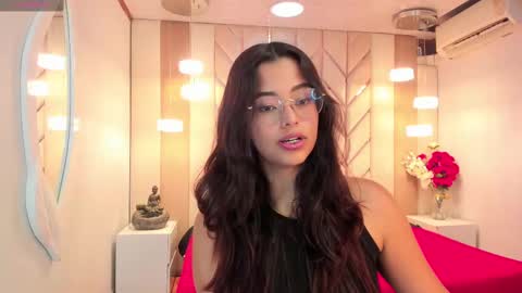 Snapshot of ariana_pierce chatting on March 10, 5:00 am Ariana online show from March 10, 5:00 am