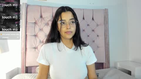 Snapshot of ariana_pierce chatting on February 8, 7:59 am Ariana online show from February 8, 7:59 am
