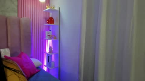 ArianaRougee online show from June 26, 3:01 am
