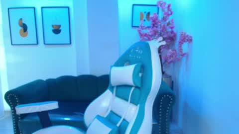 arianna_sweeet online show from April 12, 7:45 am