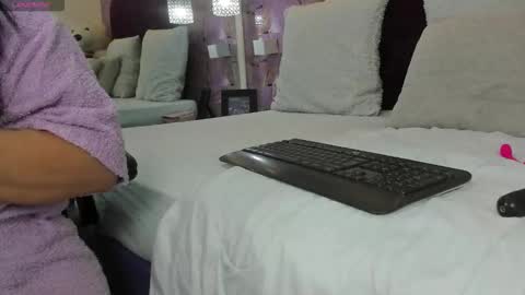 Arianna Sweeg online show from February 20, 4:53 pm