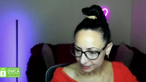 Snapshot of arianna_tifany chatting on October 8, 6:25 pm Arianna online show from October 8, 6:25 pm