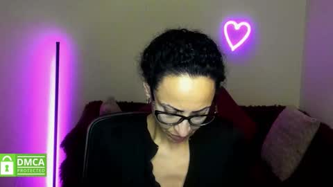 Snapshot of arianna_tifany chatting on September 28, 5:22 pm Arianna online show from September 28, 5:22 pm