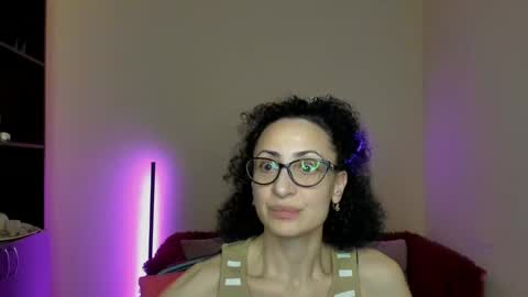 Snapshot of arianna_tifany chatting on March 7, 6:54 pm Arianna online show from March 7, 6:54 pm