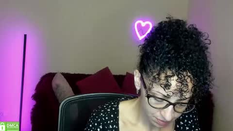 Snapshot of arianna_tifany chatting on September 16, 5:38 pm Arianna online show from September 16, 5:38 pm