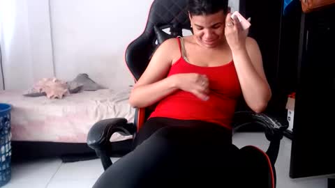 ariannaloovel online show from June 8, 3:35 pm