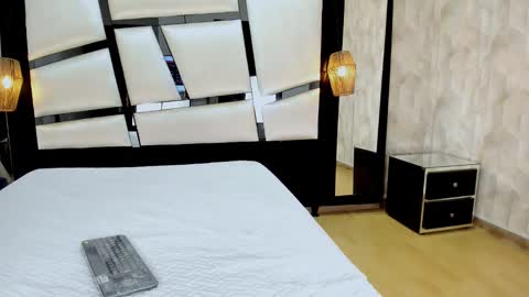 ariannarussell1 online show from October 12, 5:04 pm