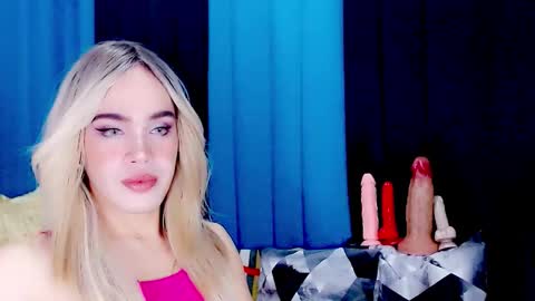 ARIANNE CUMS  online show from February 24, 8:50 am